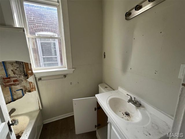 4635 Oregon Avenue, St Louis, MO 63111