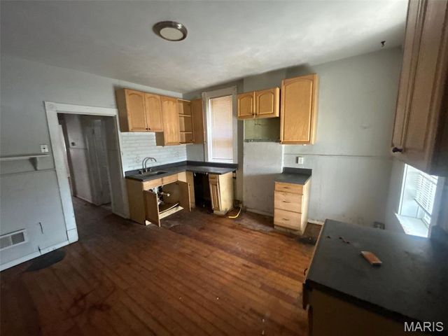 4635 Oregon Avenue, St Louis, MO 63111