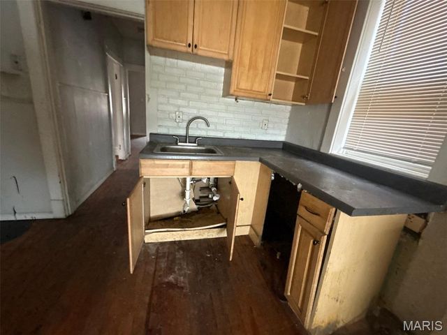 4635 Oregon Avenue, St Louis, MO 63111