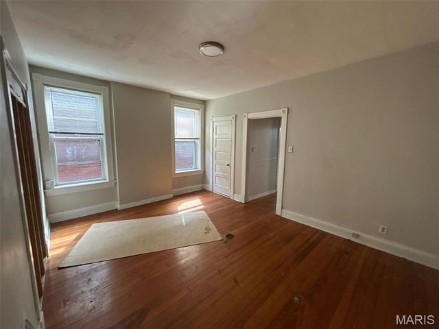 4635 Oregon Avenue, St Louis, MO 63111