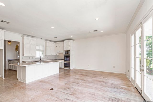 12038 Lake Estates Ave, Baton Rouge, LA 70810