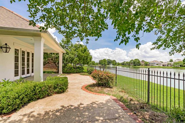12038 Lake Estates Ave, Baton Rouge, LA 70810