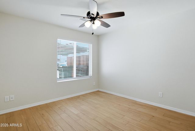 2844 E WALTANN Lane 4, Phoenix, AZ 85032