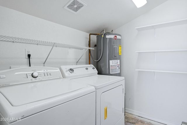 2844 E WALTANN Lane 4, Phoenix, AZ 85032