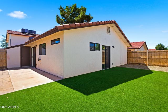 2844 E WALTANN Lane 4, Phoenix, AZ 85032