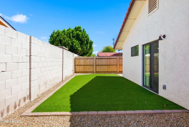 2844 E WALTANN Lane 4, Phoenix, AZ 85032