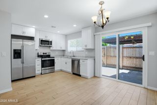 2844 E WALTANN Lane 4, Phoenix, AZ 85032