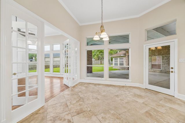 6122 Bluebonnet Pond Lane, Kingwood, TX 77345