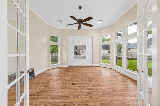 6122 Bluebonnet Pond Lane, Kingwood, TX 77345