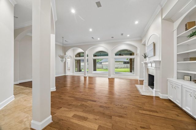 6122 Bluebonnet Pond Lane, Kingwood, TX 77345