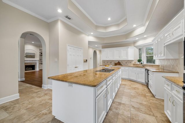 6122 Bluebonnet Pond Lane, Kingwood, TX 77345