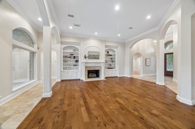 6122 Bluebonnet Pond Lane, Kingwood, TX 77345