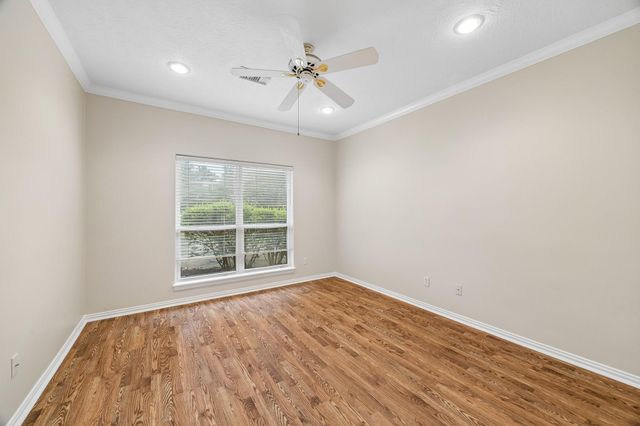 6122 Bluebonnet Pond Lane, Kingwood, TX 77345