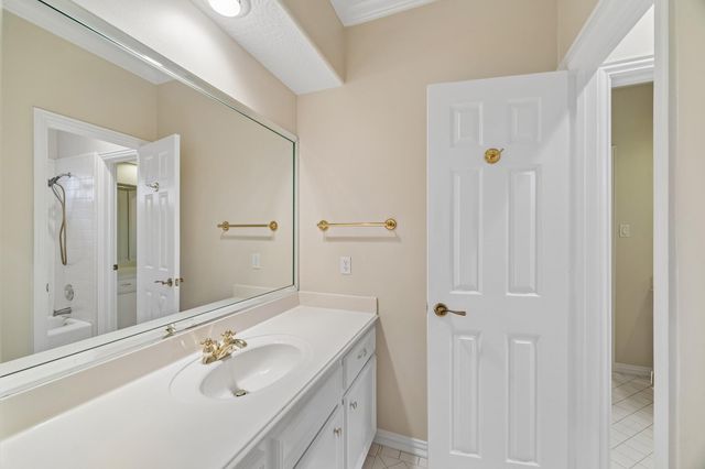 6122 Bluebonnet Pond Lane, Kingwood, TX 77345