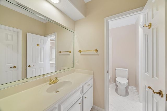 6122 Bluebonnet Pond Lane, Kingwood, TX 77345