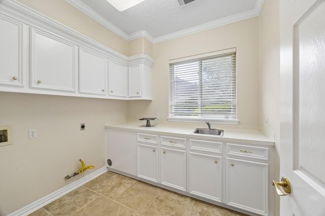 6122 Bluebonnet Pond Lane, Kingwood, TX 77345