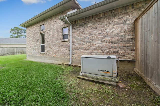 6122 Bluebonnet Pond Lane, Kingwood, TX 77345