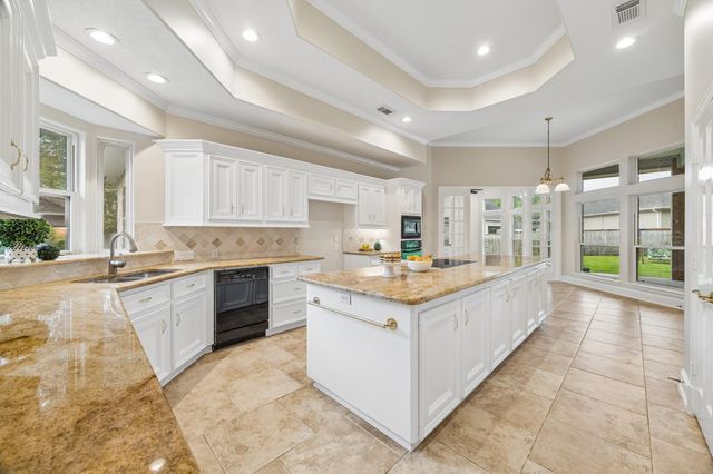 6122 Bluebonnet Pond Lane, Kingwood, TX 77345