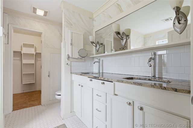 3226 N 2nd Place, Broken Arrow, OK 74012