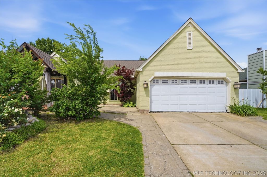 3226 N 2nd Place, Broken Arrow, OK 74012