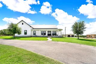 149 County Road 256, Floresville, TX 78114