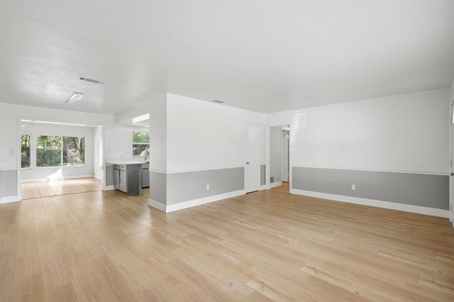 133 Crestwood Ave, Palatka, FL 32177