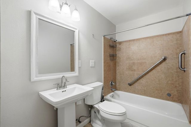 133 Crestwood Ave, Palatka, FL 32177