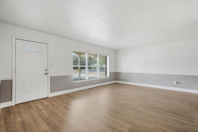 133 Crestwood Ave, Palatka, FL 32177