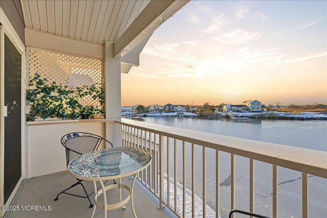 50 Valentine Street 25B, Monmouth Beach, NJ 07750