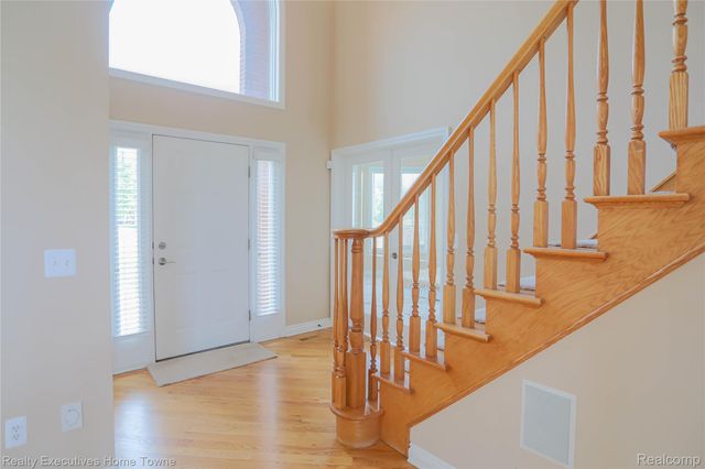 47909 Milonas Drive, Shelby Charter Township, MI 48315