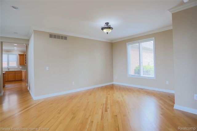 47909 Milonas Drive, Shelby Charter Township, MI 48315