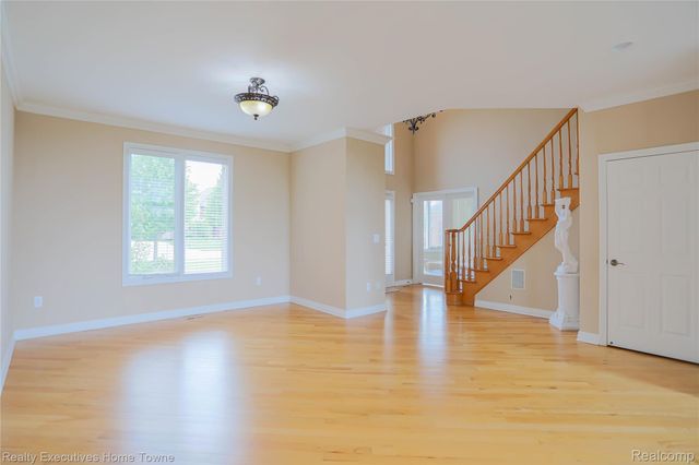 47909 Milonas Drive, Shelby Charter Township, MI 48315