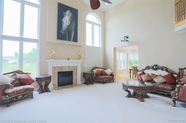 47909 Milonas Drive, Shelby Charter Township, MI 48315