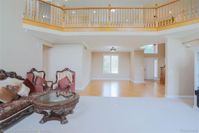 47909 Milonas Drive, Shelby Charter Township, MI 48315