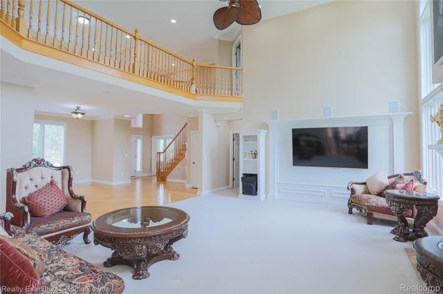47909 Milonas Drive, Shelby Charter Township, MI 48315