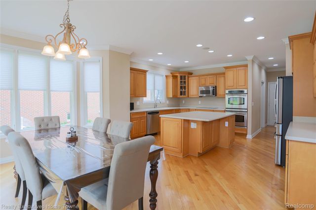 47909 Milonas Drive, Shelby Charter Township, MI 48315