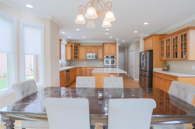 47909 Milonas Drive, Shelby Charter Township, MI 48315