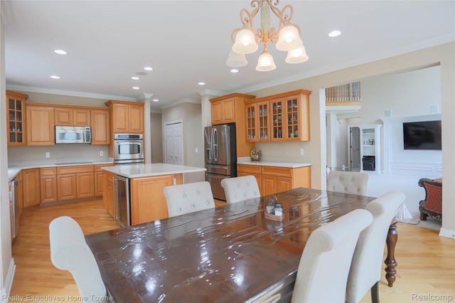 47909 Milonas Drive, Shelby Charter Township, MI 48315