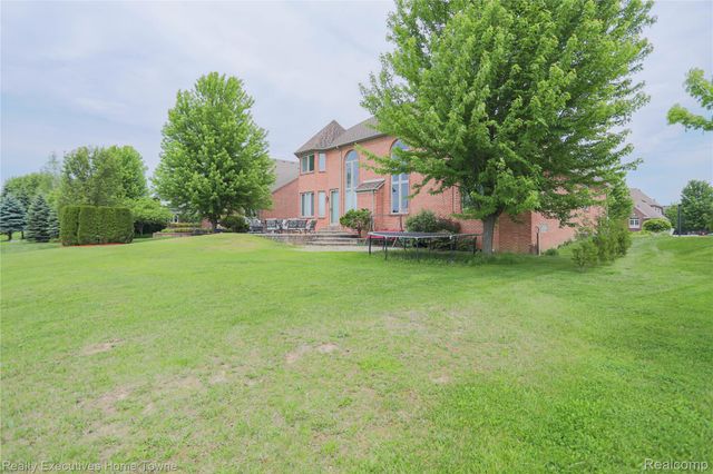 47909 Milonas Drive, Shelby Charter Township, MI 48315