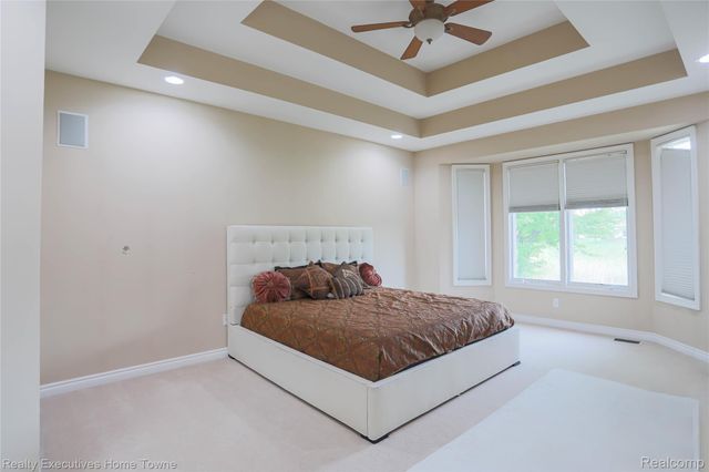 47909 Milonas Drive, Shelby Charter Township, MI 48315