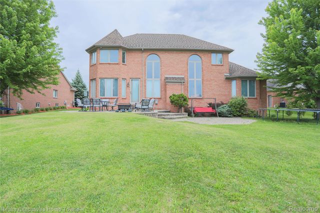 47909 Milonas Drive, Shelby Charter Township, MI 48315