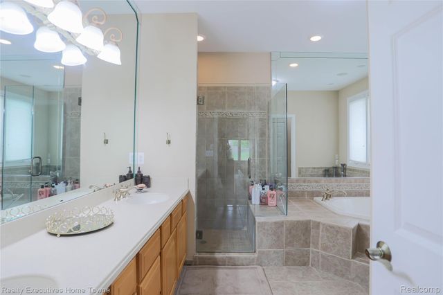 47909 Milonas Drive, Shelby Charter Township, MI 48315