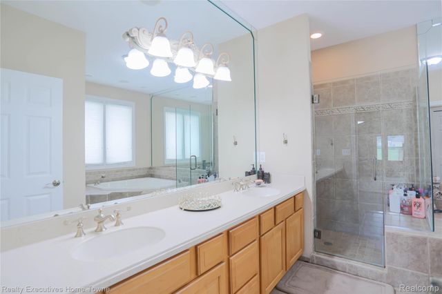 47909 Milonas Drive, Shelby Charter Township, MI 48315