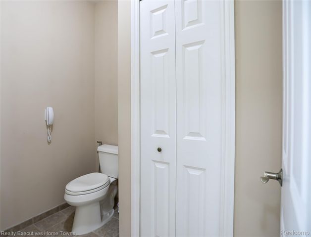 47909 Milonas Drive, Shelby Charter Township, MI 48315
