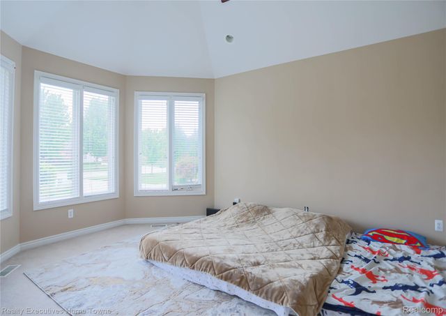 47909 Milonas Drive, Shelby Charter Township, MI 48315