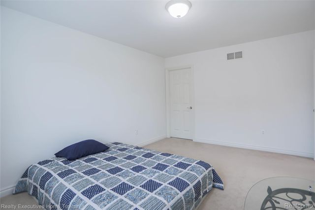 47909 Milonas Drive, Shelby Charter Township, MI 48315