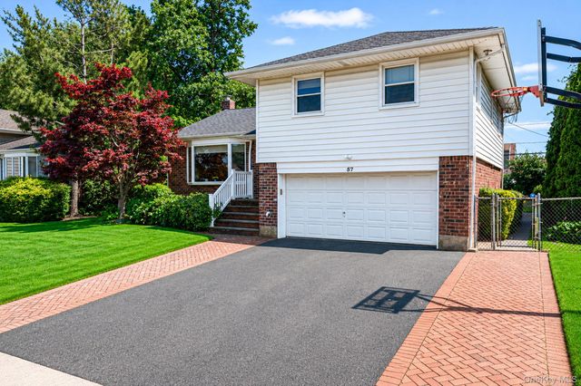 57 Blanche Street, Plainview, NY 11803