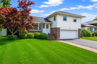 57 Blanche Street, Plainview, NY 11803