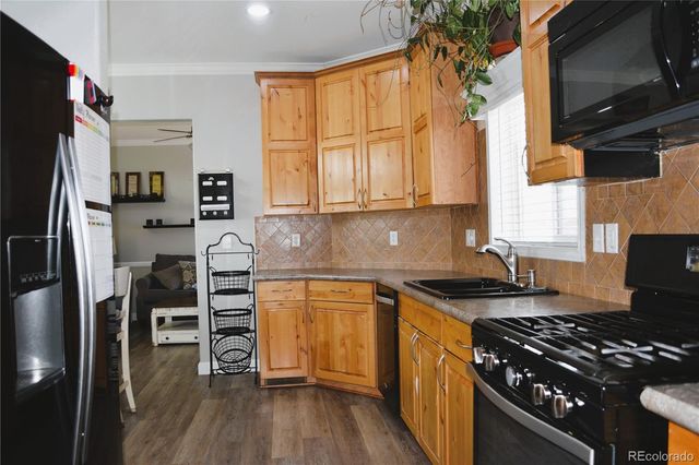 304 Barnard Court, Longmont, CO 80501