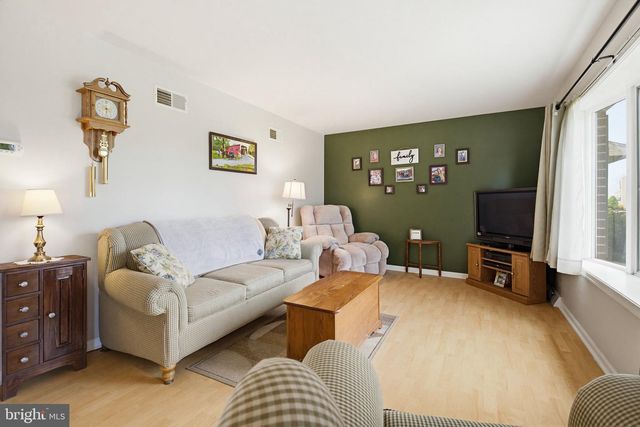 117 S 2ND ST, Denver, PA 17517